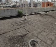 如何使用龙泉驿屋顶漏水的材料呢